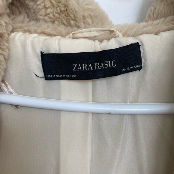 Zara faux fur jacket in size medium. Barely worn and in perfect condition! - Picture 2 of 4